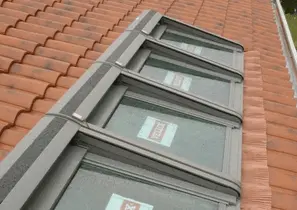 Pose de fenêtre de toit Velux®